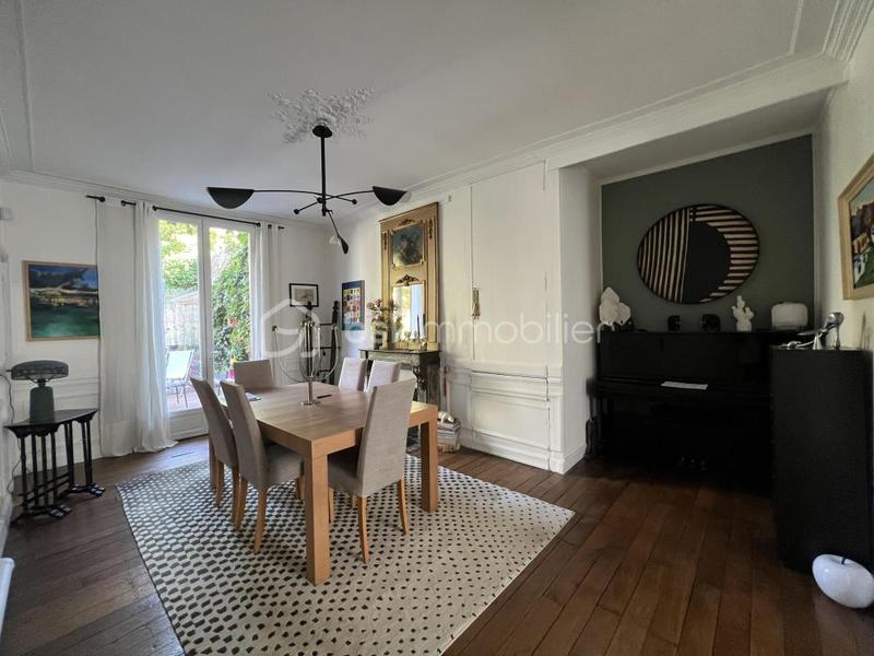 Demeure - 180 m² - 9 pièces