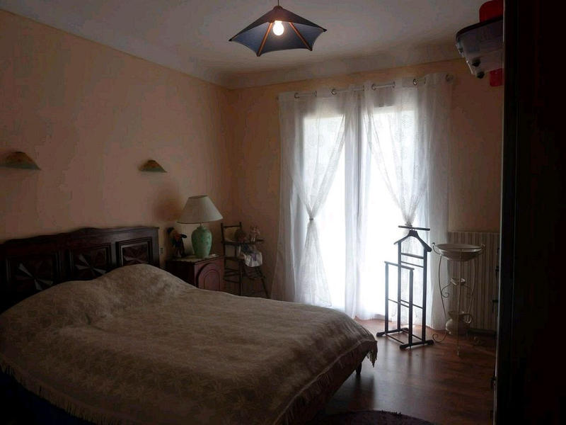 Maison - 220 m² - 8 pièces