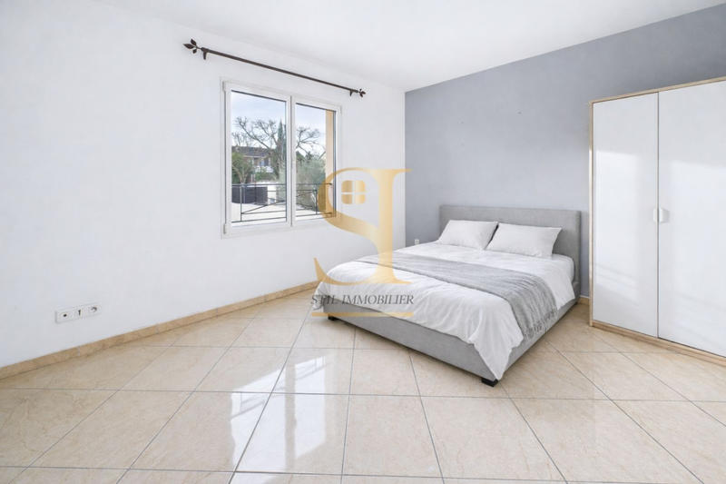 Maison - 211 m² - 9 pièces