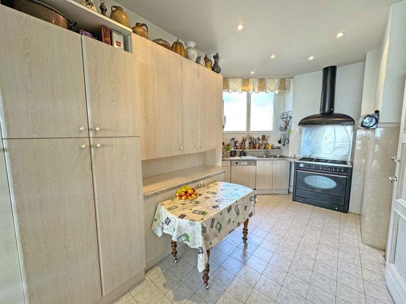 Appartement - 144 m² - 4 pièces