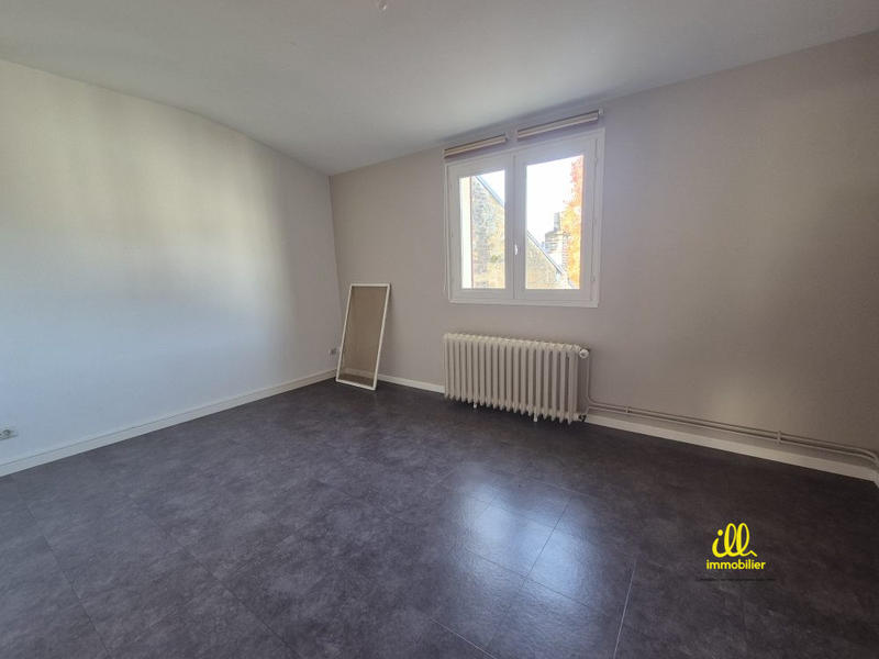 Maison - 216 m² - 10 pièces