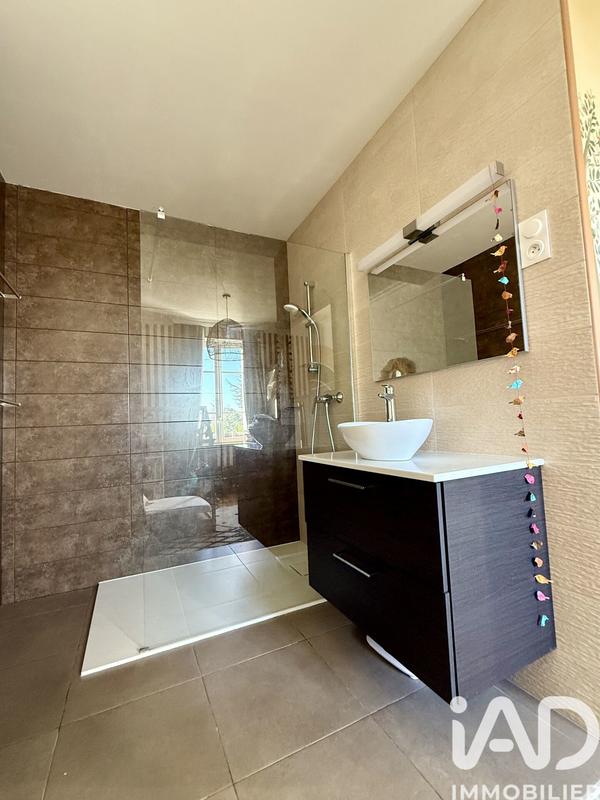 Maison - 180 m² - 7 pièces