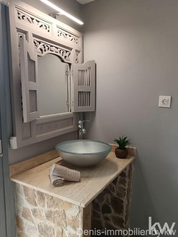 Propriété - 1 050 m² - 15 pièces