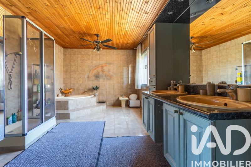 Maison - 440 m² - 9 pièces