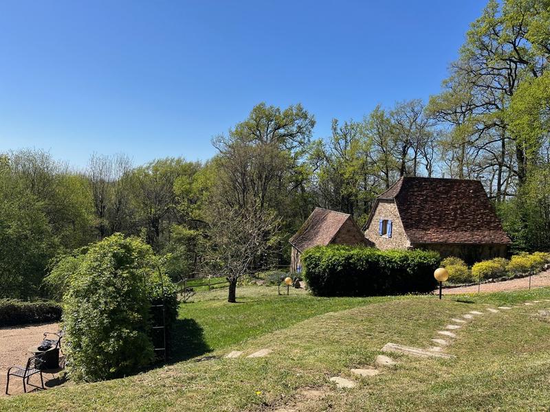 Propriété - 250 m² - 11 pièces