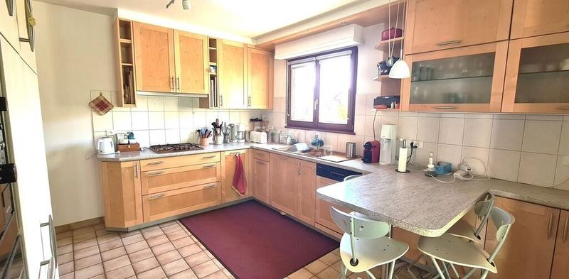 Maison - 213 m² - 9 pièces