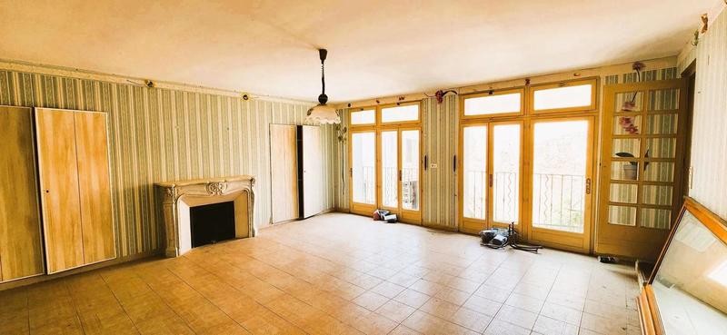 Maison - 255 m² - 9 pièces