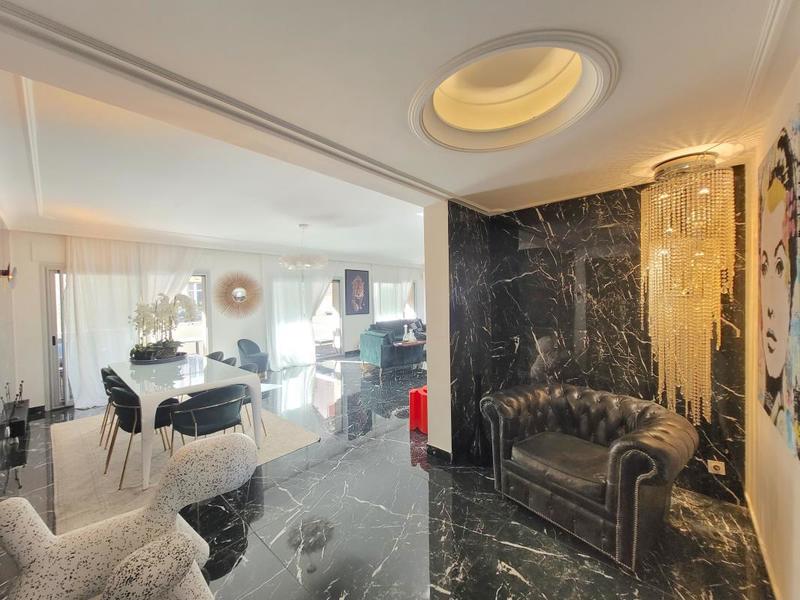 Appartement - 166 m² - 5 pièces