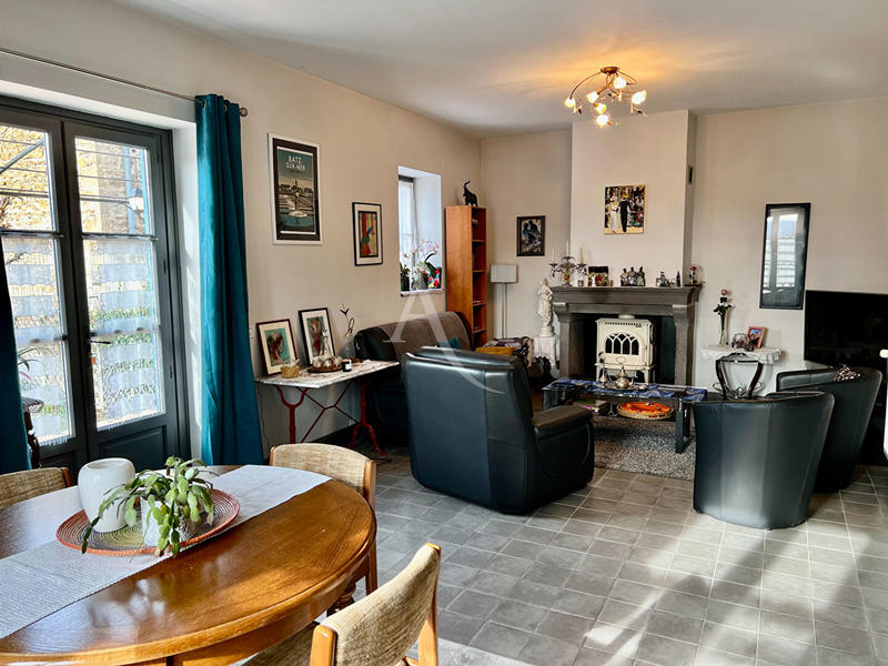 Maison - 200 m² - 9 pièces