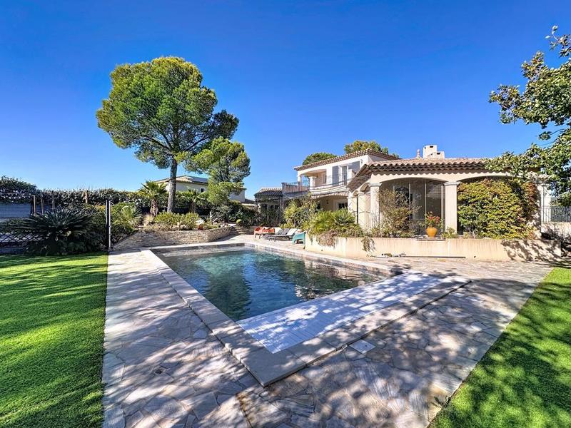 Maison - 192 m² - 6 pièces