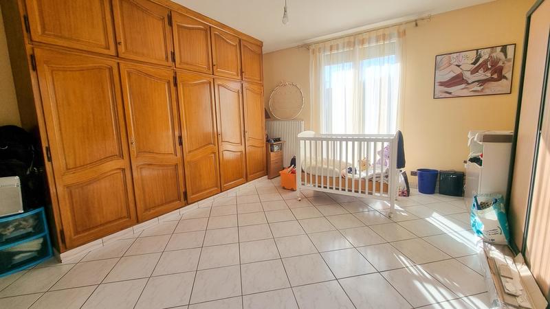 Maison - 240 m² - 8 pièces