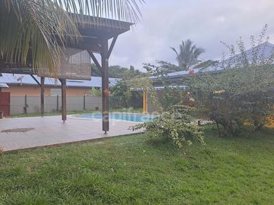 Maison - 189 m² - 5 pièces