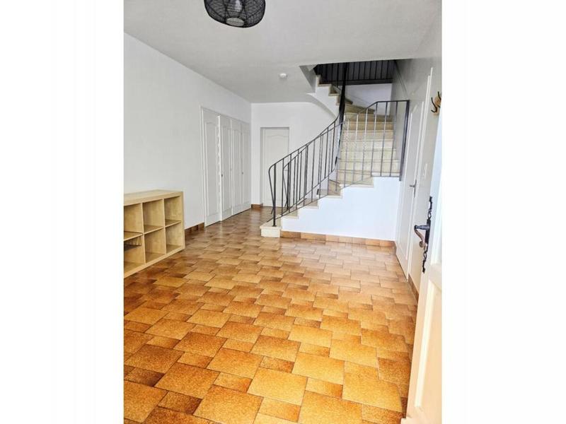 Maison - 180 m² - 10 pièces