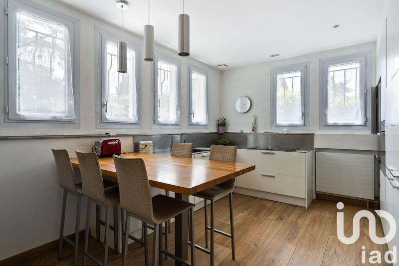 Maison - 251 m² - 6 pièces