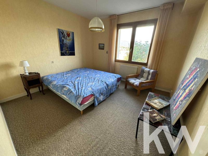 Maison - 233 m² - 8 pièces