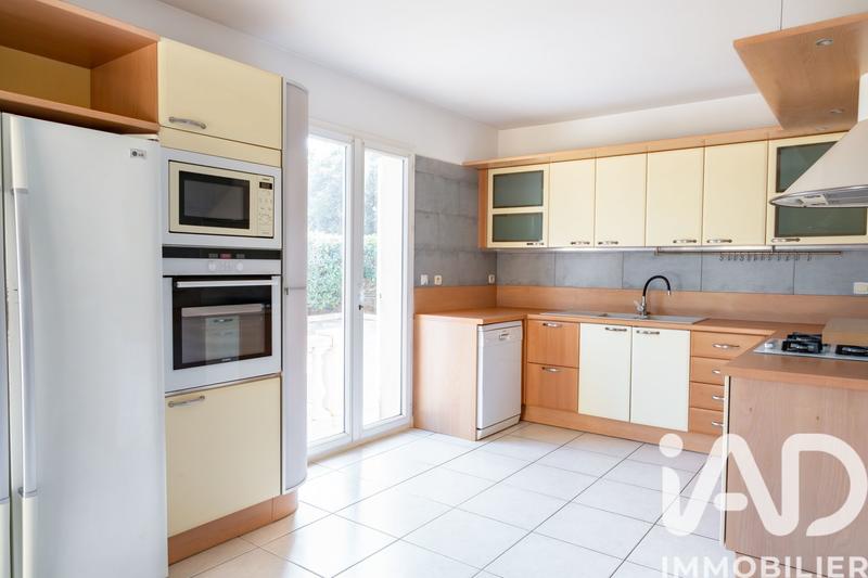 Maison - 180 m² - 6 pièces