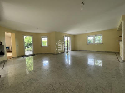 Maison - 356 m² - 8 pièces