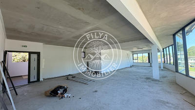 Local commercial - 106 m² - 1 pièce