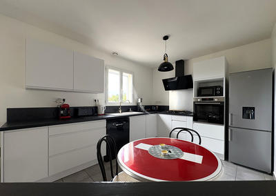 Maison - 90 m² - 4 pièces