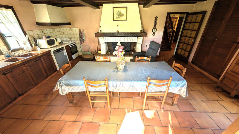 Maison - 245 m² - 8 pièces