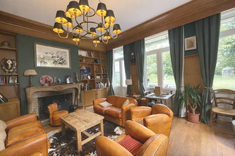 Demeure - 380 m² - 12 pièces