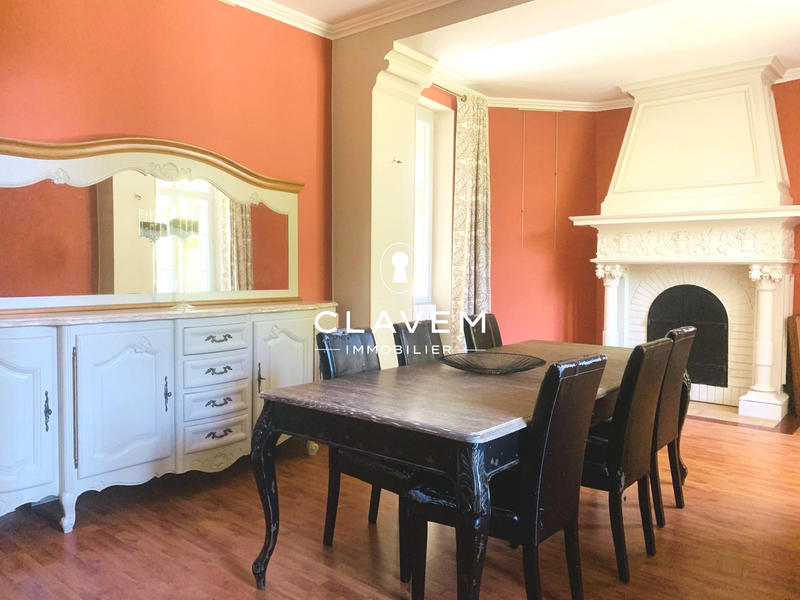 Maison - 350 m² - 15 pièces