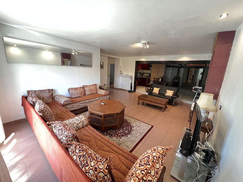 Maison - 244 m² - 10 pièces