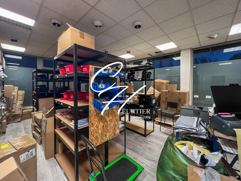 Local commercial - 192 m² - 5 pièces