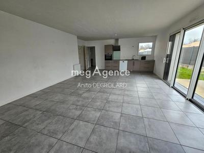 Maison - 90 m² - 4 pièces