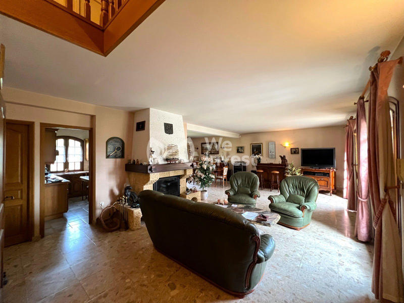 Maison - 205 m² - 9 pièces