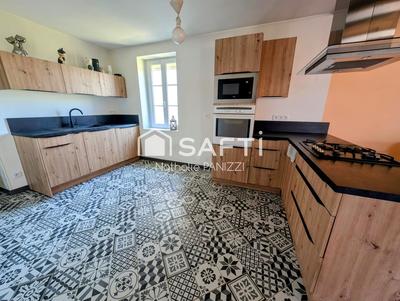 Maison - 96 m² - 4 pièces
