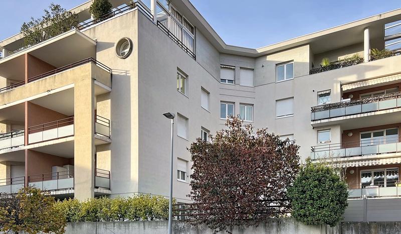 Appartement - 125 m² - 5 pièces