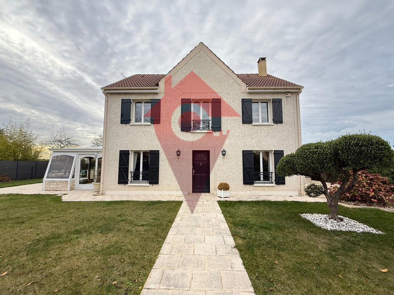 Maison - 180 m² - 8 pièces