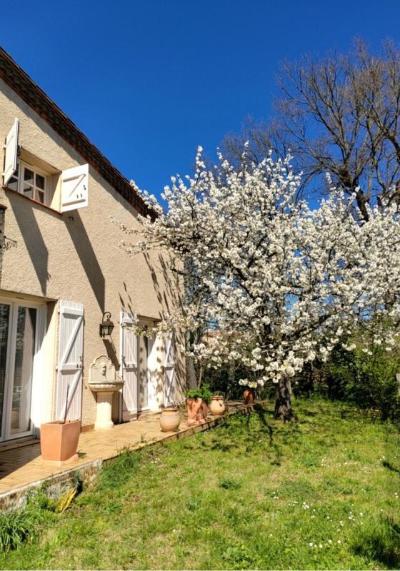 Maison - 220 m² - 6 pièces