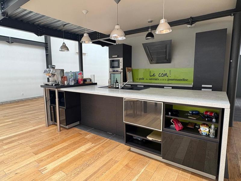 Maison - 256 m² - 7 pièces