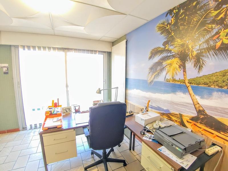 Maison - 570 m² - 8 pièces