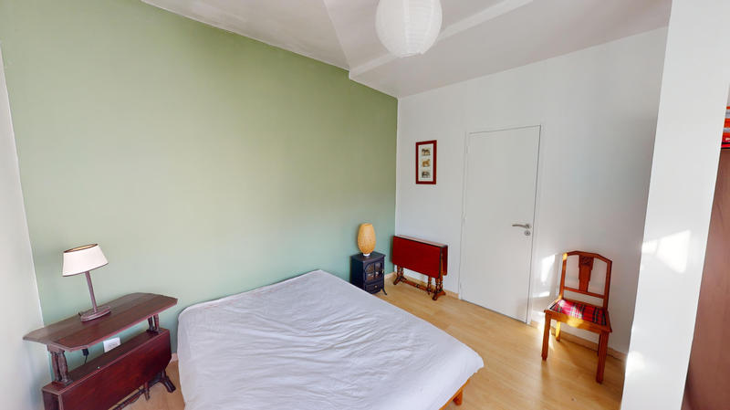 Maison - 240 m² - 11 pièces