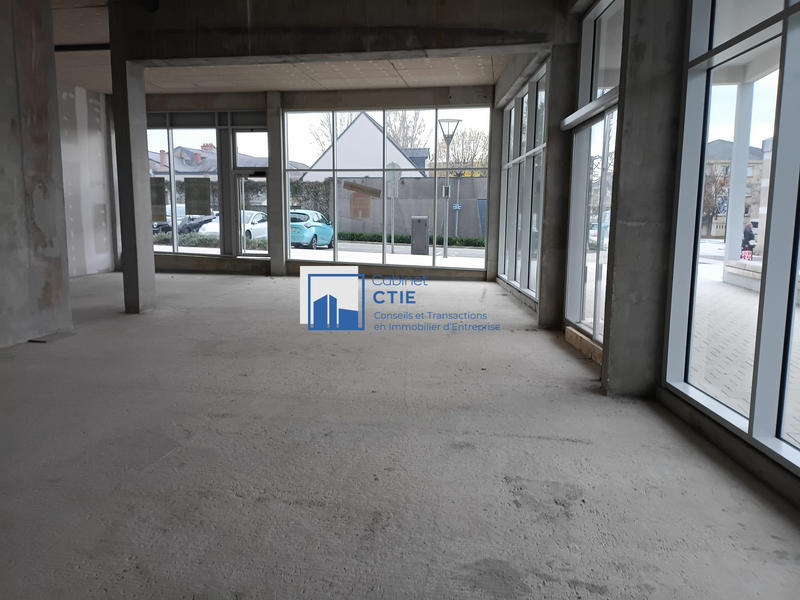 Local commercial - 143 m²