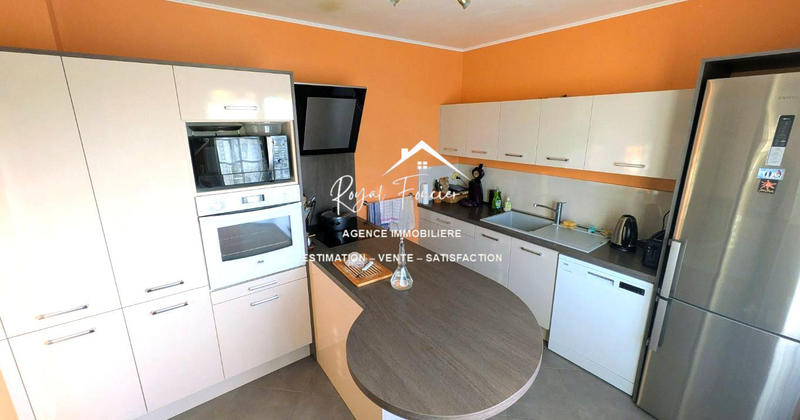 Maison - 192 m² - 11 pièces