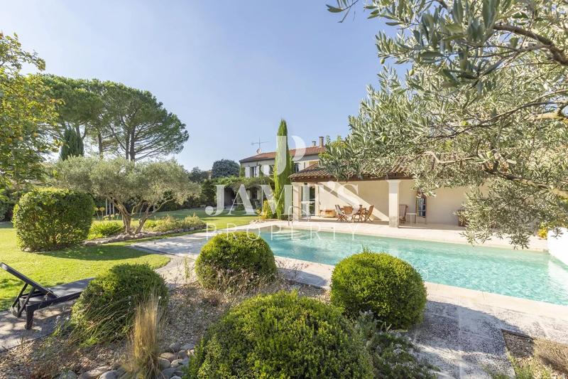 Maison - 187 m² - 6 pièces