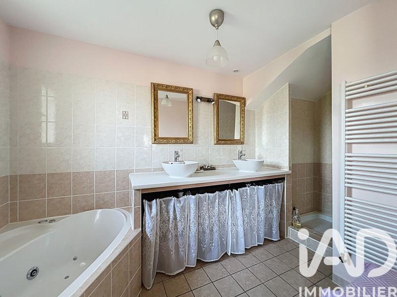 Maison - 165 m² - 8 pièces