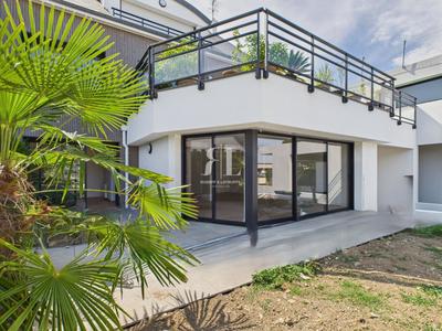 Appartement - 104 m² - 3 pièces