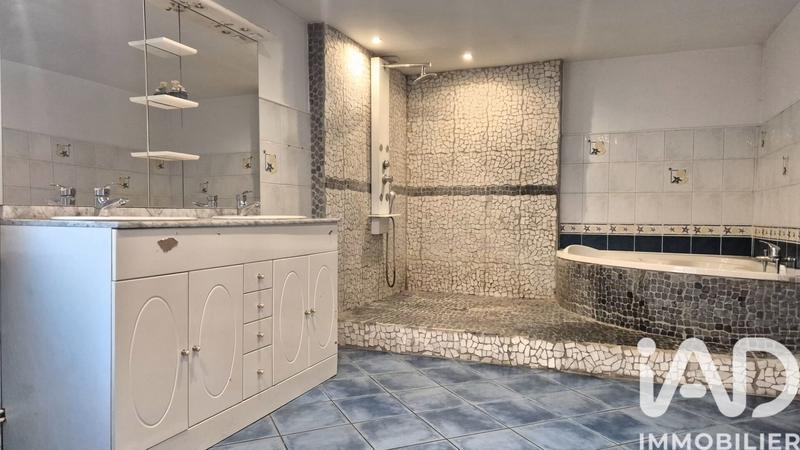 Maison - 170 m² - 6 pièces