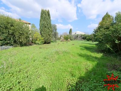 Terrain constructible - 1 089 m²