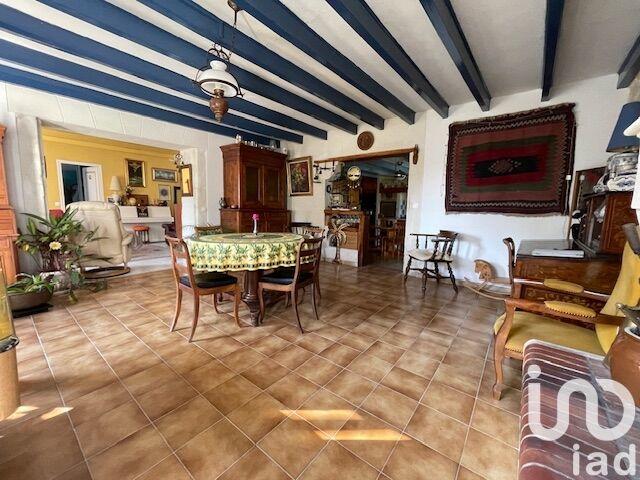 Maison - 202 m² - 7 pièces