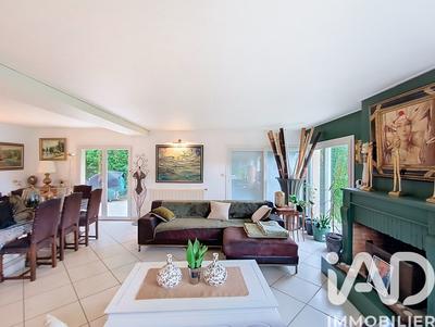 Maison - 217 m² - 9 pièces