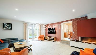 Maison - 249 m² - 11 pièces