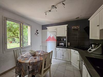 Maison - 98 m² - 5 pièces