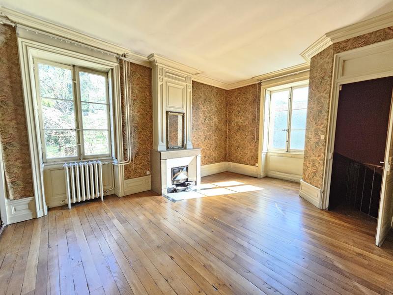 Appartement - 175 m² - 6 pièces