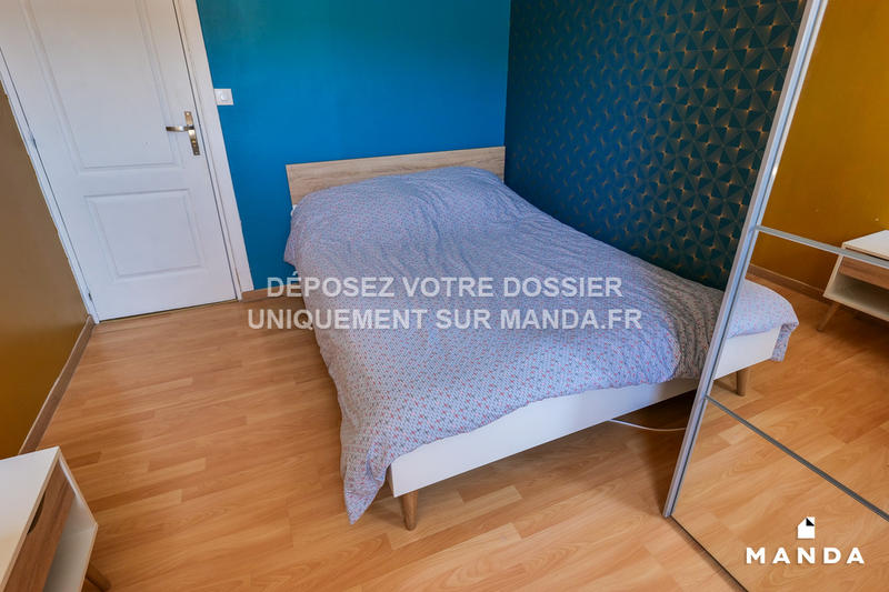 Chambre - 12 m² - 7 pièces